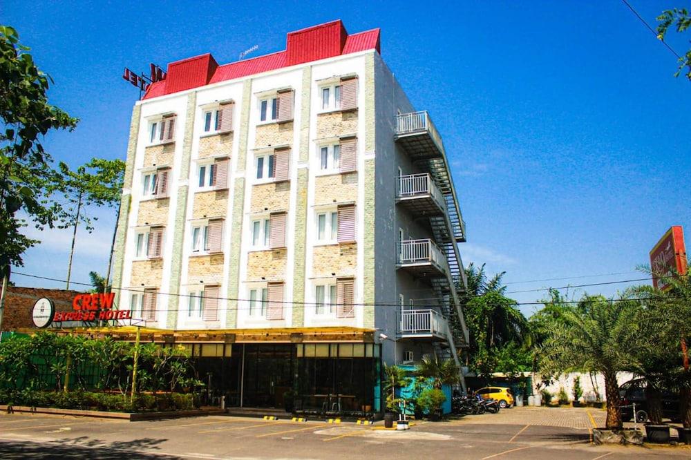 Crew Express Hotel Lubukpakam Dış mekan fotoğraf