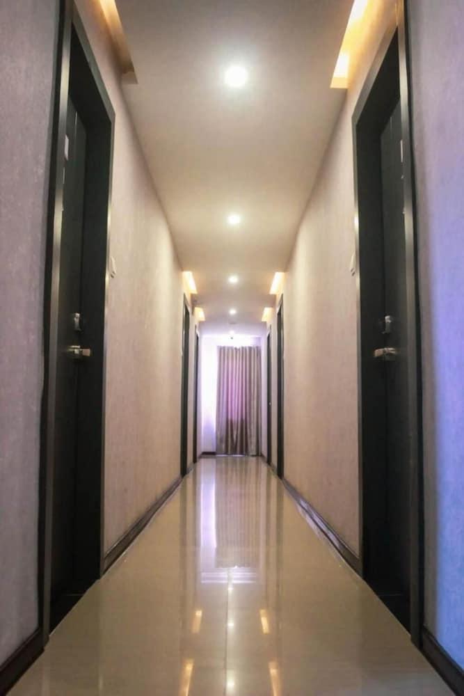 Crew Express Hotel Lubukpakam Dış mekan fotoğraf