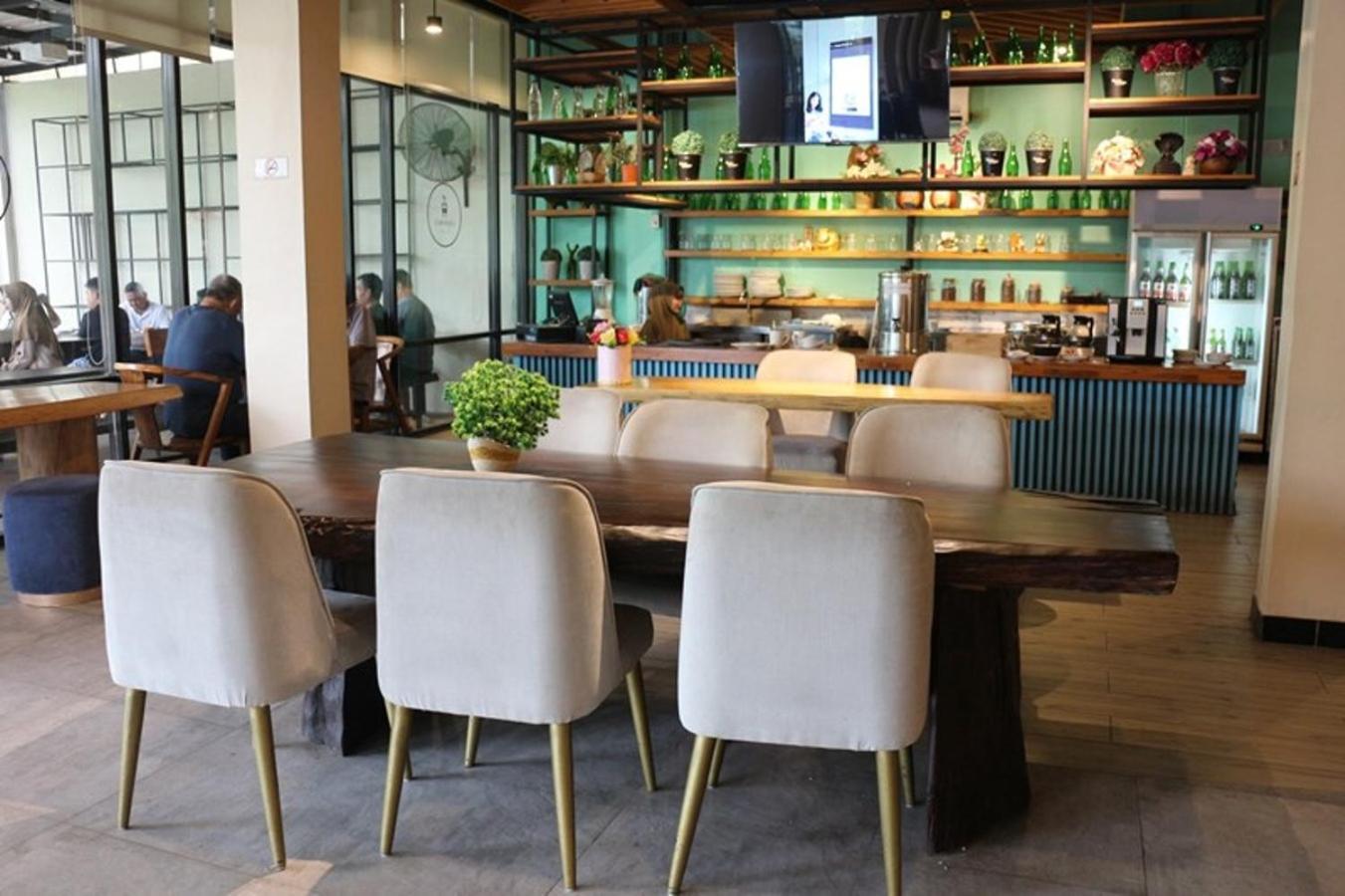 Crew Express Hotel Lubukpakam Dış mekan fotoğraf
